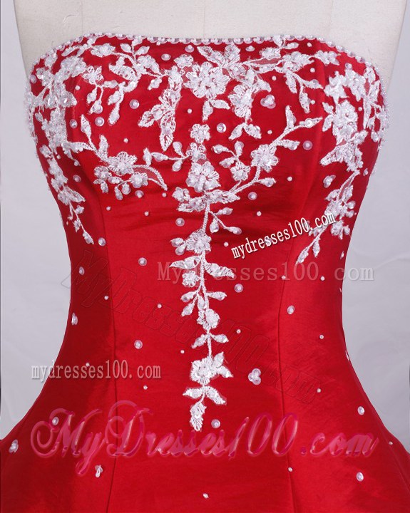 Elegant Appliques and Pick-ups Strapless Red Quinceanera Dress